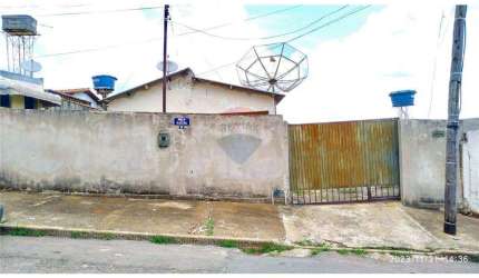 TERRENO MEDINDO 453 M²