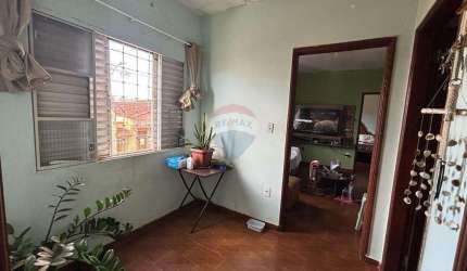 DOIS PONTOS COMERCIAS COM UM APARTAMENTO NO ANDAR SUPERIOR