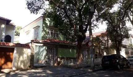 CASA DUPLEX COM EDÍCULA