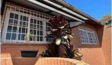 Casa com 3 dormitórios à venda, 241 m² por R$ 826.000 - Sacomã - São Paulo/SP