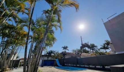 ÓTIMA RESIDÊNCIA COM 02 TERRENOS