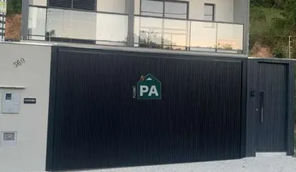 Casa com 3 quartos à venda no Jardim Bandeirantes, Poços de Caldas  por R$ 695.000