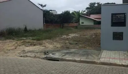 Terreno 500 metros da praia
