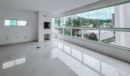 Amplo apartamento 3 suítes no Bairro Vila Nova