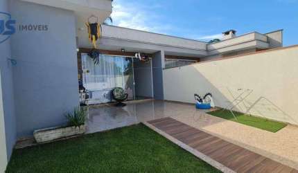 Casa com 3 dormitórios sendo 1 suíte à venda, 79 m² por R$ 650.000 - Centro - Balneário Piçarras/SC