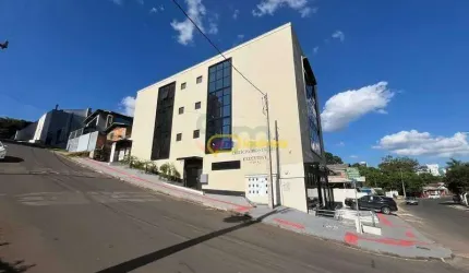 Excelente sala comercial localizada no bairro São Cristóvão, disponível para locação.