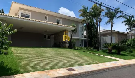 Sobrado para Venda em Uberlândia, Condomínio Jardins Barcelona, 4 dormitórios, 3 suítes, 4 banheiros, 3 vagas