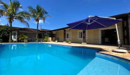 Casa  7 dormitórios sendo 3 suítes com piscina no balneário Flórida