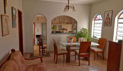 Excelente casa com 4 quartos jd Nilopolis Campinad
