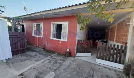 Casa em Alvenaria com 04 Quartos e Edícula – R$450.000,00