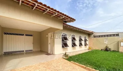 Casa com 3 quartos à venda na Rua Roma, --, Parque Residencial Joaquim Toledo Piza, Londrina por R$ 580.000