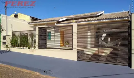 Casa com 3 quartos à venda na Jose Pelisson, --, Centro, Ibiporã por R$ 650.000