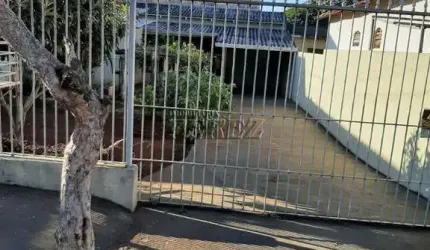 Casa com 1 quarto à venda na Rua Nápoles, --, Parque Residencial Joaquim Toledo Piza, Londrina por R$ 250.000