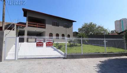 Casa com 3 quartos à venda na Rua Castro Alves, --, Jardim Tatiani, Londrina por R$ 1.500.000