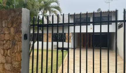 Casa com 5 quartos à venda na Sete de Setembro, --, Centro, Ibiporã por R$ 1.000.000