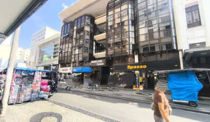 Loja à venda no bairro Centro, em Juiz de Fora - MG