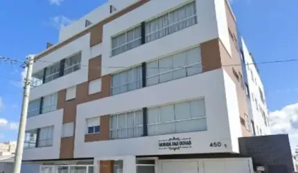 Apartamento de 02 dormitórios no centro de Tramandaí