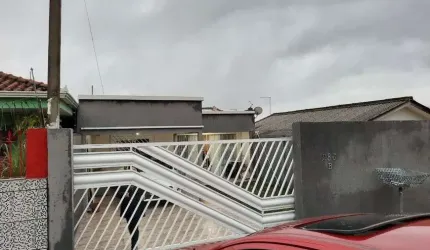 Casa para venda possui 300 metros quadrados