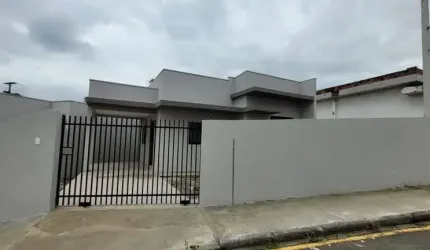 Vende-se casa nova