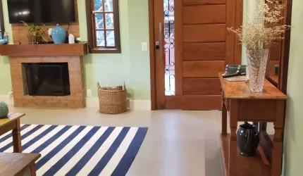 Linda e nova casa de condomínio  em Corrêas!