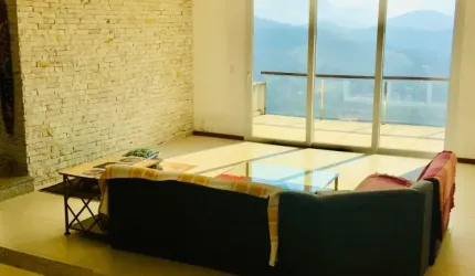 Casa dentro de condomínio em Nogueira!