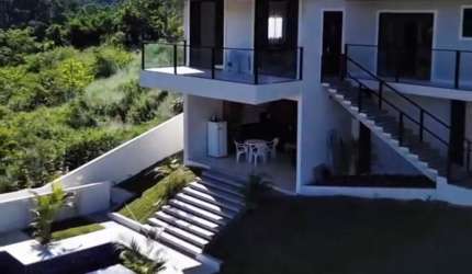 Linda casa à venda em Nogueira, Petrópolis-RJ