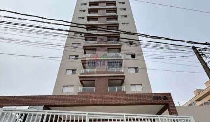 Apartamento a venda com 2 quartos sendo 1 suíte, 1 vaga. Excelente localização