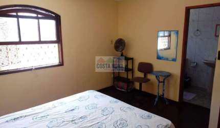 Casa sobrado, 90m², 2 quartos sendo 1 suíte, 1 baneiro social, em condomínio fechado