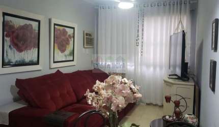 Apartamento com 2 dormitórios, 2 banheiros, 2 vagas de garagem, na quadra do mar no José Menino