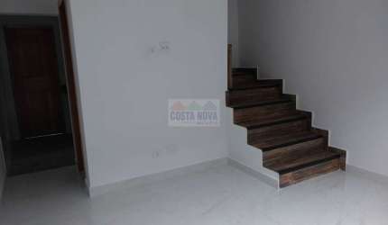 Sobrado, 56 m², 2 quartos, 1 garagem, próximo a praia.