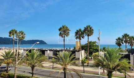 Apartamento a venda. 3 quartos sendo 1 suíte, andar de escada, frente mar