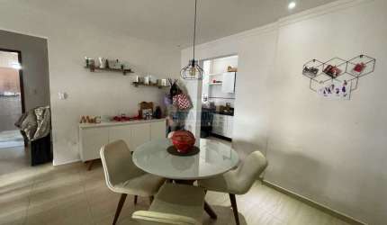Apartamento de 2 quartos e 1 suíte no centro de OCIAN