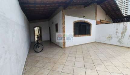 Casa com 2 quartos sendo 1 suíte, 3 vagas, para locação ou venda no Canto do Forte