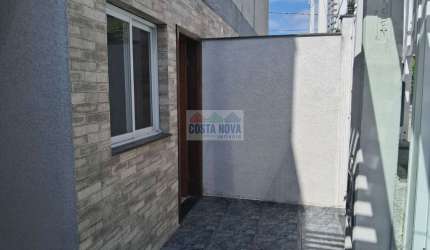 Casa individual tipo sobrado para venda, 3 quartos sendo 1 suíte, 1 vaga. Bairro Aviação