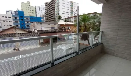 Casa de condomínio sobreposta alta 2 quartos e varanda na Tupi