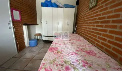 Apartamento com 2 quartos, 1 banheiro, 1 vaga. A uma quadra praia, bairro Pompeia
