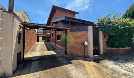 Sobrado 2 Suites 04 Vagas de Garagem Cobertas a Venda - Chacara dos Pinheiros - Botucatu/SP