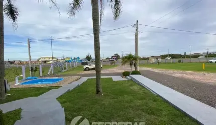 Aluguel Anual – Apartamento semi mobiliado, 2 amplos dormitórios, sala e cozinha, com vista para a Lagoa em Tramandaí!