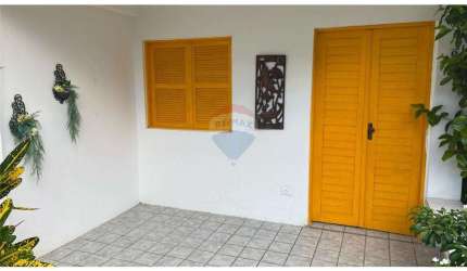 VENDE-SE CASA PÓS BEIRA MAR EM PORTO DE GALINHAS PORTEIRA FECHADA