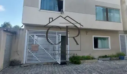 Casa duplex com 3 suítes a poucos metros do mar, na Praia do Flamengo!