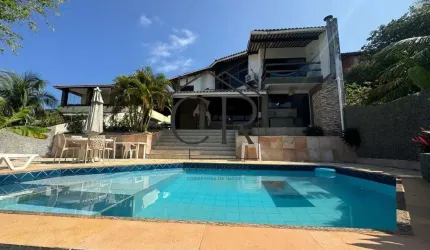 Fantástica casa em alameda fechada, próxima a praia, com portaria 24h!