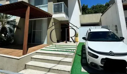 Excelente casa duplex em condomínio fechado com ótima infraestrutura!