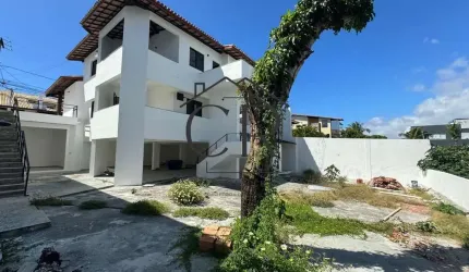 Oportunidade ímpar, casa em alameda fechada com mega remanescente em Vilas do Atlântico!