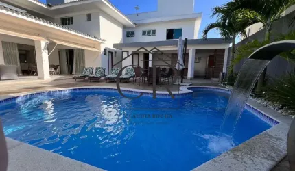 Maravilhosa casa em condomínio fechado com total infraestrutura!