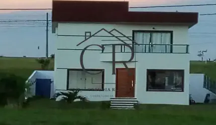 Casa em condomínio fechado com piscina privativa!