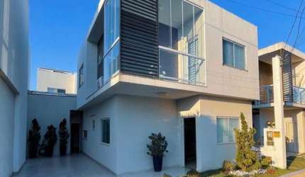 Casa em condomínio fechado com 1 quarto à venda na 1ª Travessa Amarílio Thiago dos Santos, Ipitanga, Lauro de Freitas por R$ 790.000