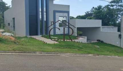 Excelente casa térrea em condomínio fechado!!