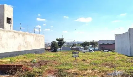 TERRENO INTEIRO À VENDA - JD ORIENTAL