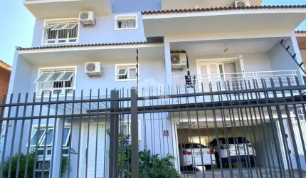 Linda e espaçosa casa no Residencial Santa Lucia no Bairro Camobi.
