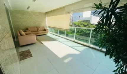 Apartamento para venda com 4 quartos, 170m2, varanda-Leblon quadra da praia.